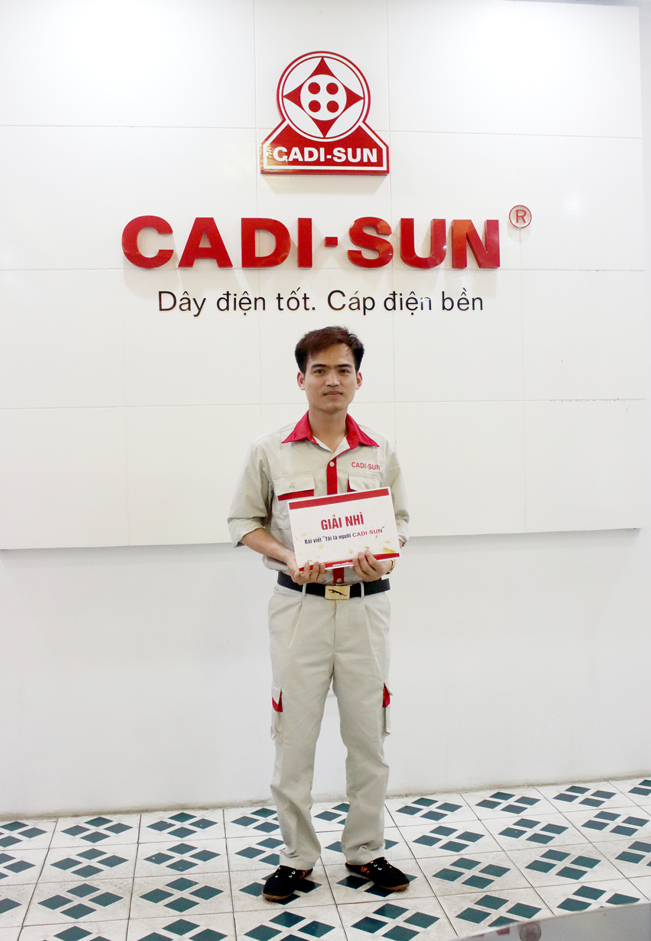 Người CADI-SUN nhận thưởng "Tôi là người CADI-SUN"