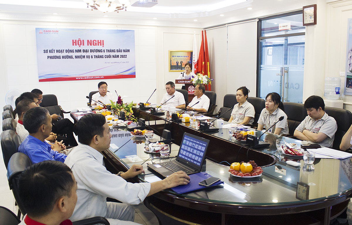 Chùm ảnh: Sơ kết 6 tháng đầu năm 2022 các khối VPCT và Nhà máy