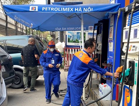 Giá xăng dầu hôm nay 18/3: Tăng trở lại, ngày mai xăng dầu trong nước điều chỉnh giá